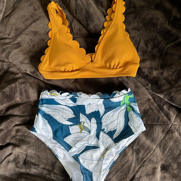 Cupshe Other - Cupshe High Waisted Scalloped Bikini